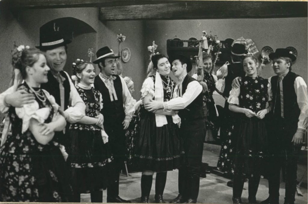 Folklórny súbor Praslica Kozárovce v rokoch 1965 - 1995